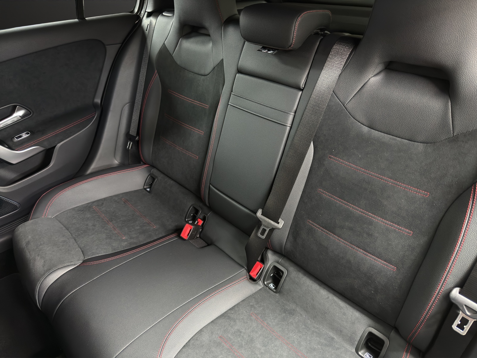 MERCEDES-BENZ A 35 AMG 4Matic 8G-DCT-image-14