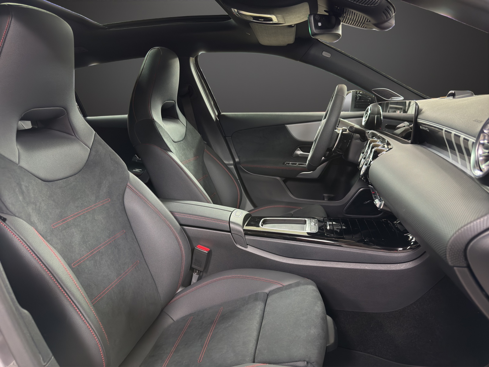 MERCEDES-BENZ A 35 AMG 4Matic 8G-DCT-image-11