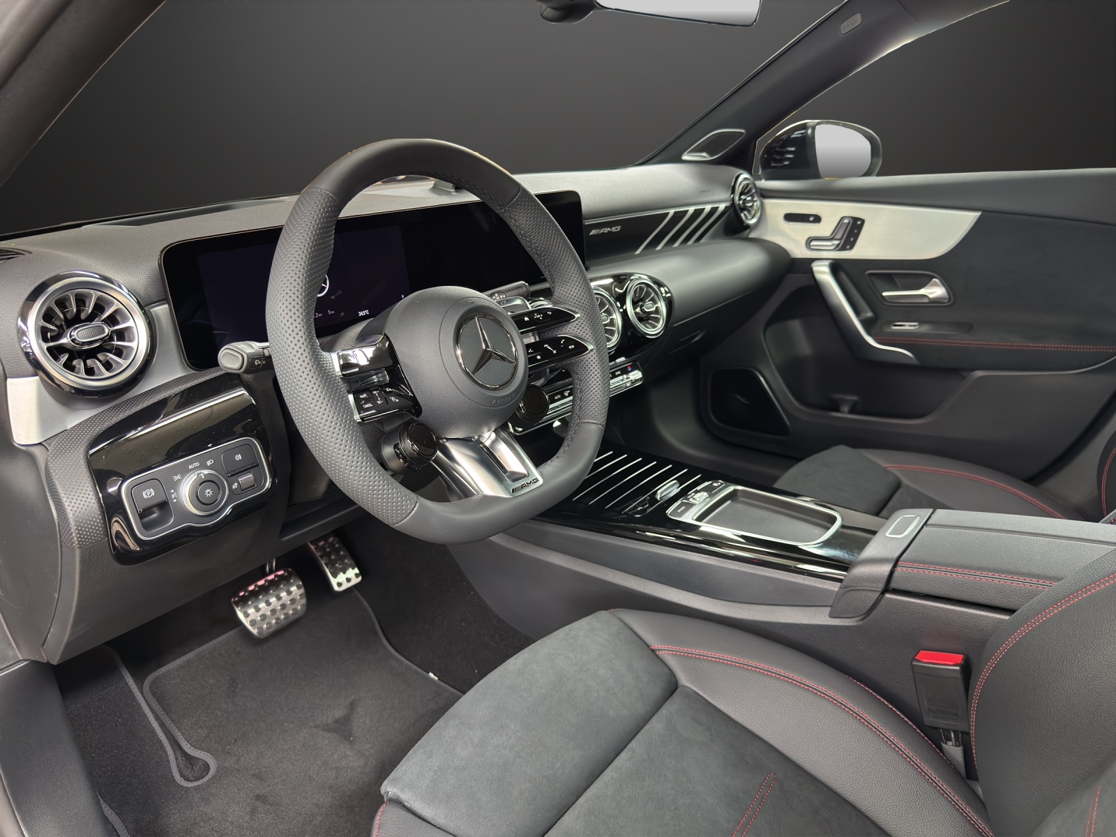MERCEDES-BENZ A 35 AMG 4Matic 8G-DCT-image-9