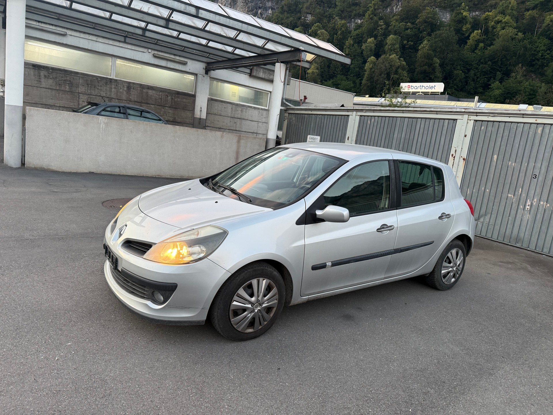 RENAULT Clio 1.2 16V Turbo Dynamique-image-1