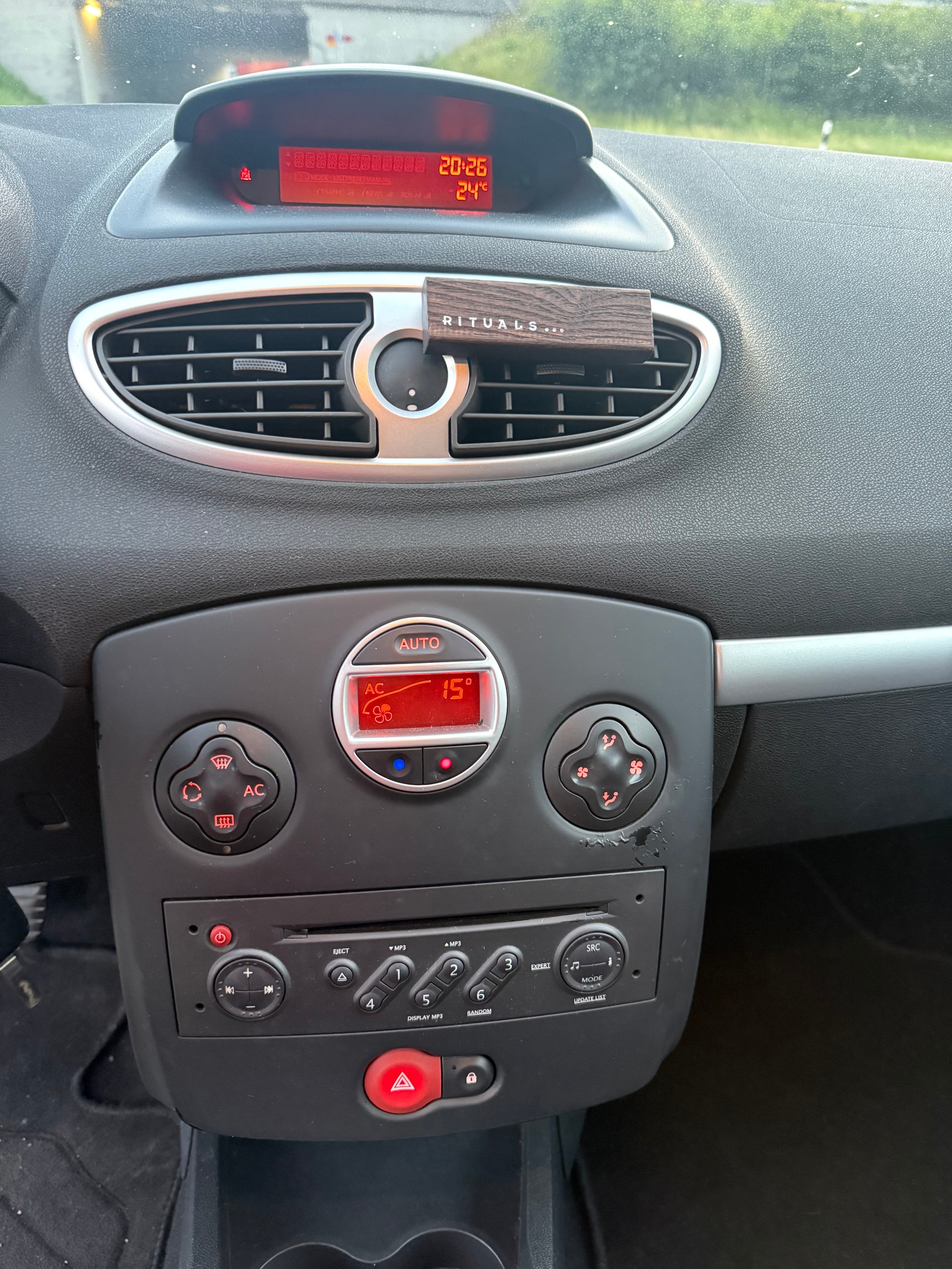 RENAULT Clio 1.2 16V Turbo Dynamique-image-11