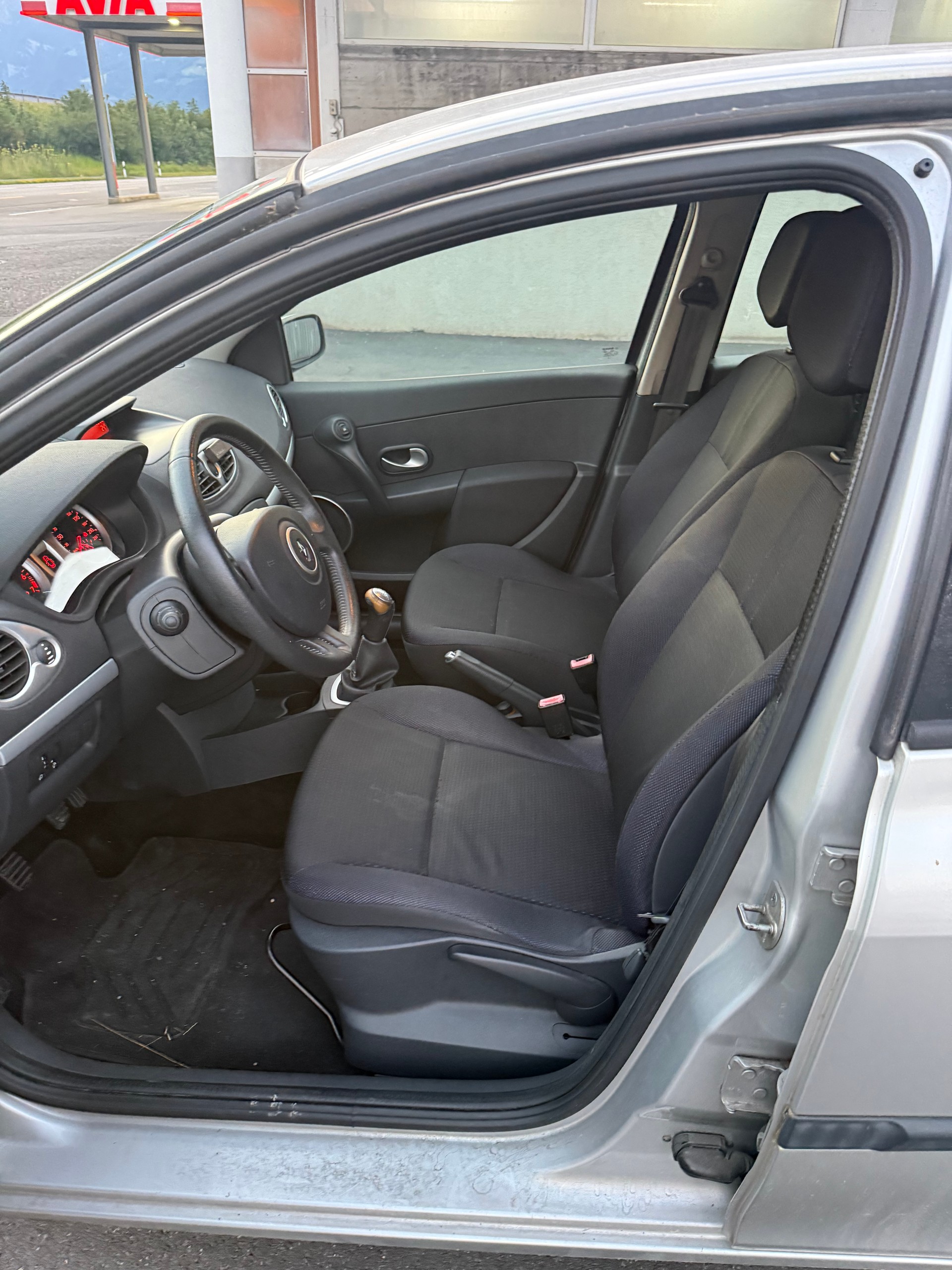 RENAULT Clio 1.2 16V Turbo Dynamique-image-8