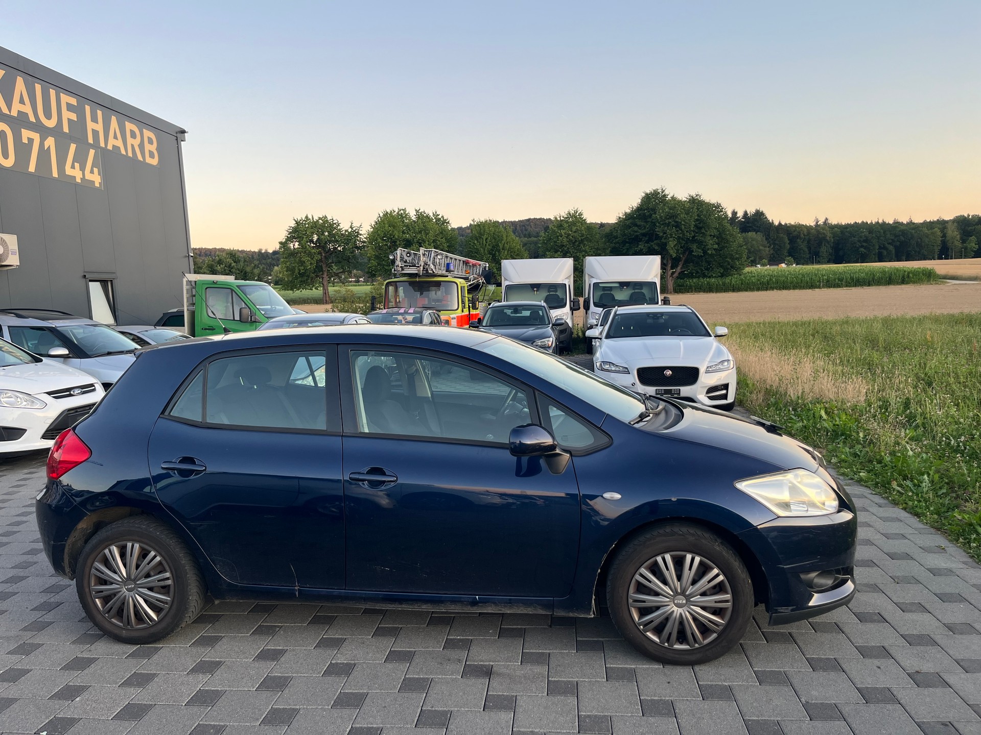 TOYOTA Auris 1.6 Linea Luna-image-3