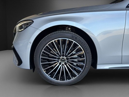 MERCEDES-BENZ E 220 d 4Matic-image-4