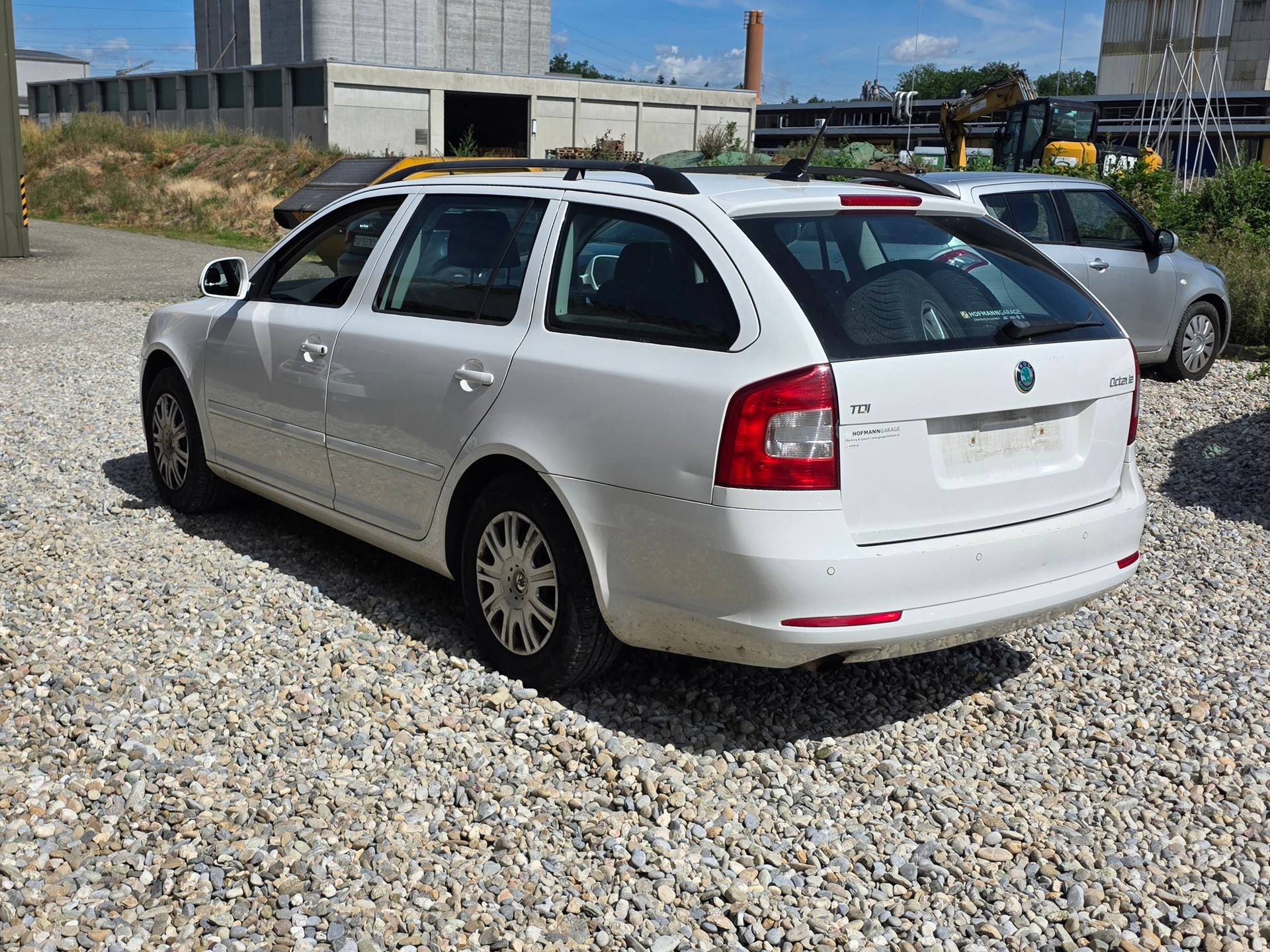 SKODA Octavia Combi 1.6 TDI Active DSG-image-2