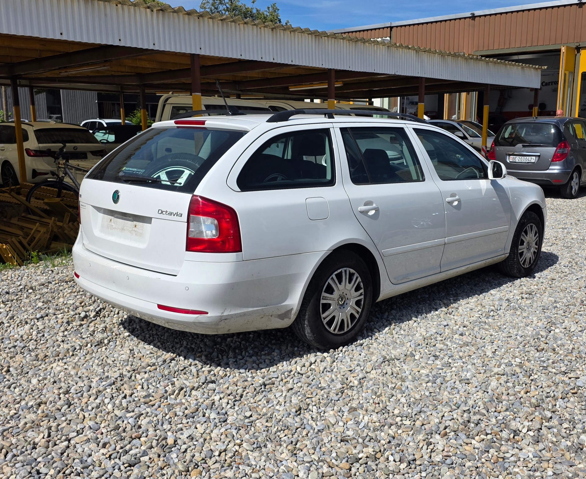 SKODA Octavia Combi 1.6 TDI Active DSG-image-3