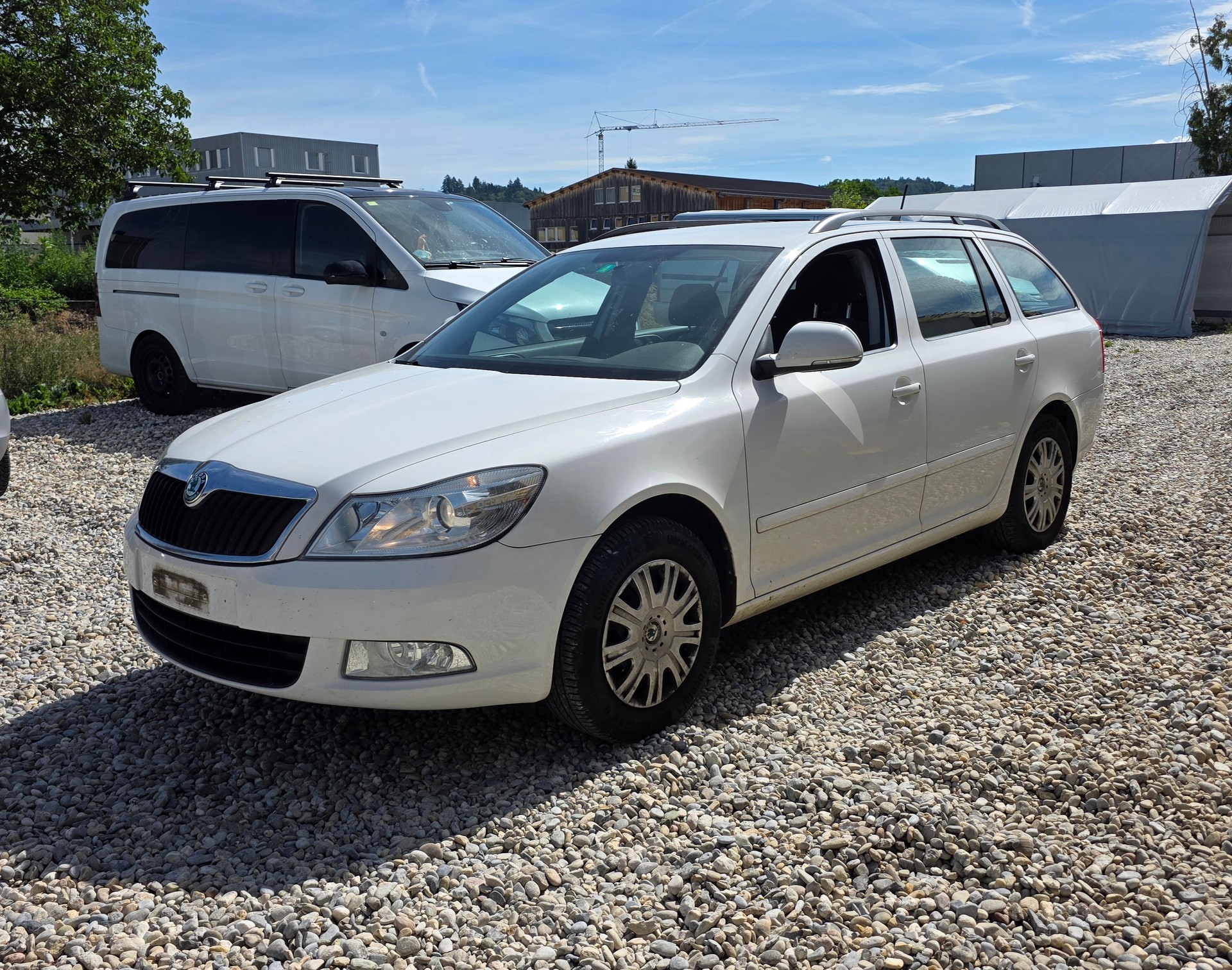 SKODA Octavia Combi 1.6 TDI Active DSG-image-0