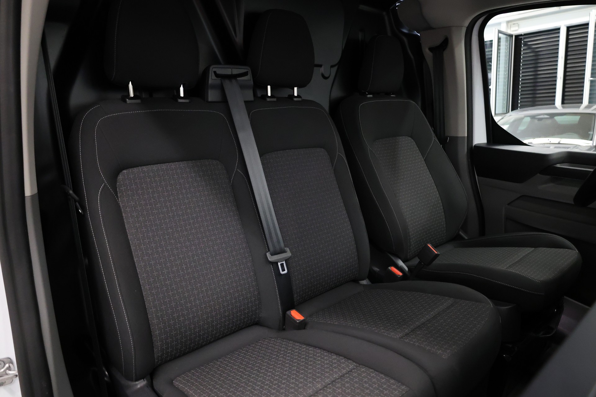 FORD Transit Custom Van 320 L1 2.0 EcoBlue 170 Trend 4x4-image-28