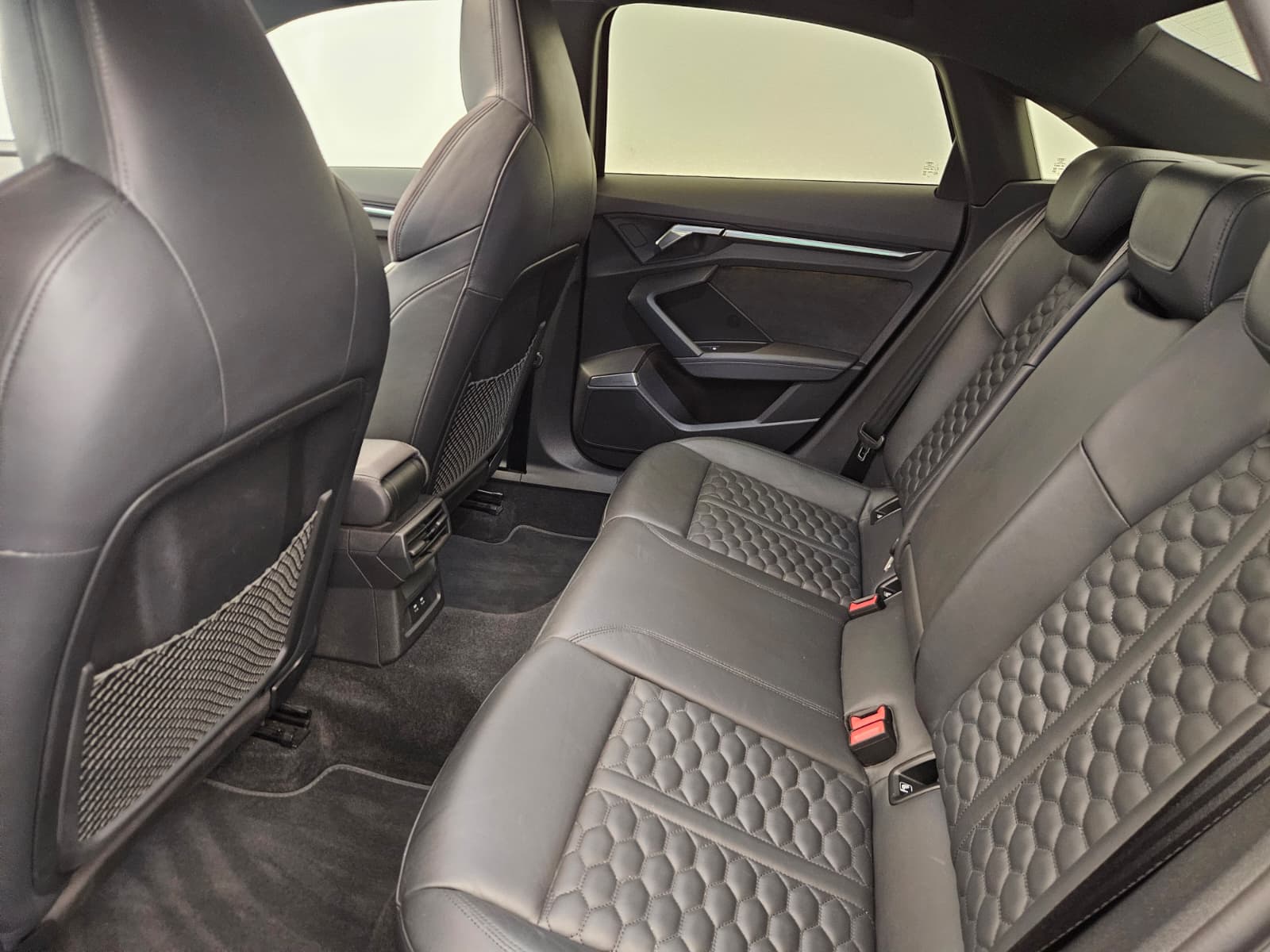 AUDI RS3 Limousine 2.5 TSI quattro S-tronic-image-12