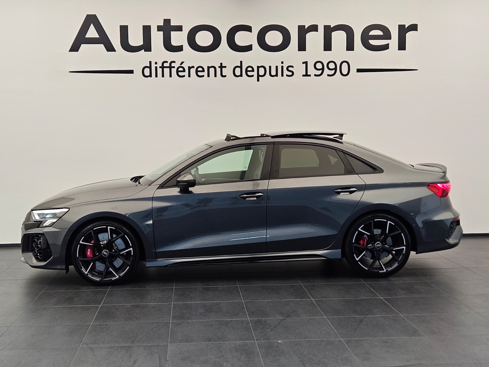 AUDI RS3 Limousine 2.5 TSI quattro S-tronic-image-1