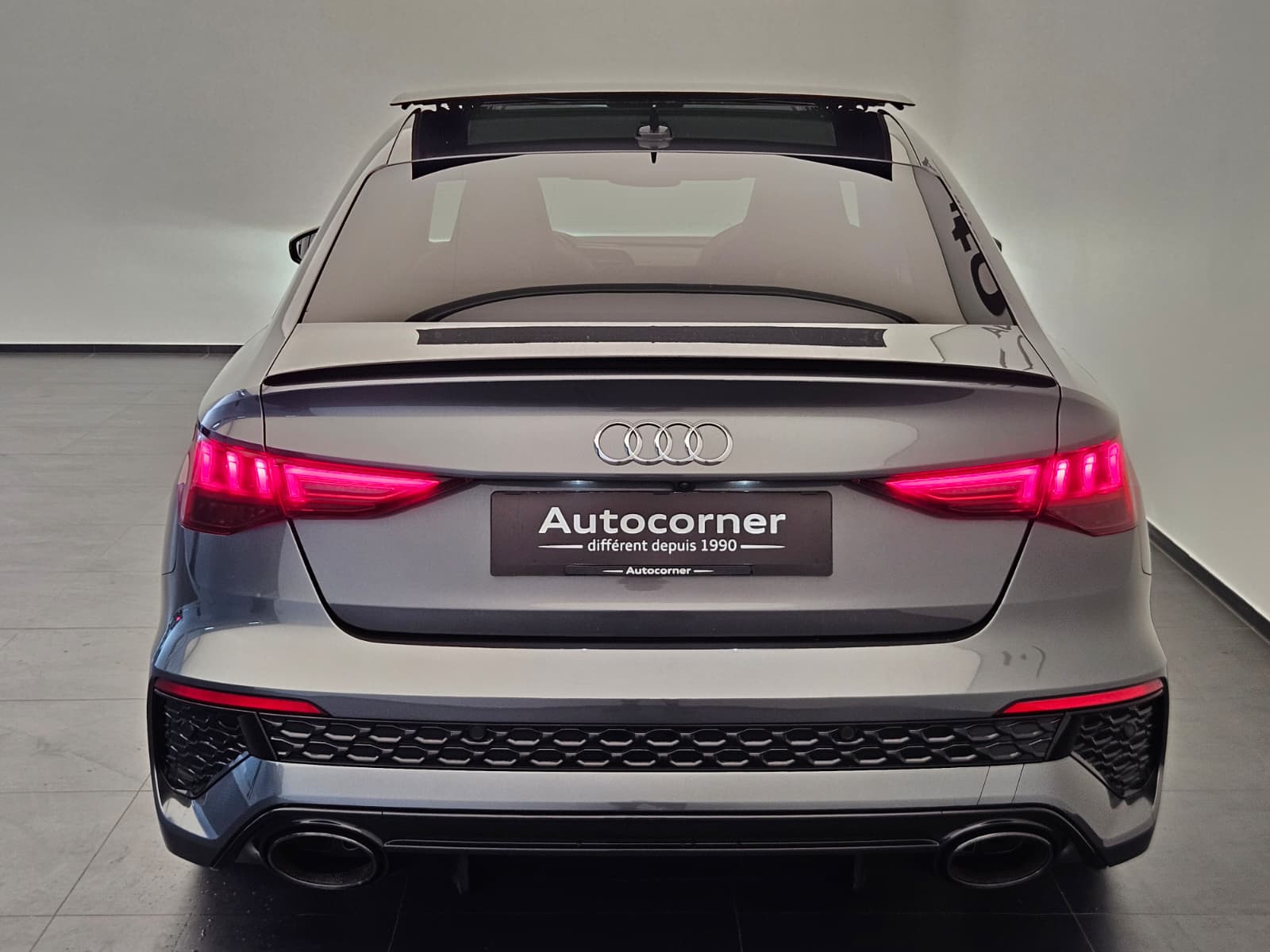 AUDI RS3 Limousine 2.5 TSI quattro S-tronic-image-7