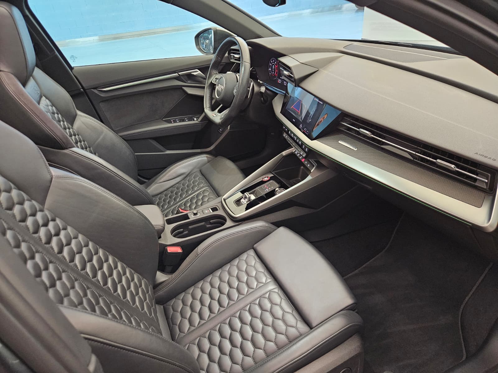 AUDI RS3 Limousine 2.5 TSI quattro S-tronic-image-11