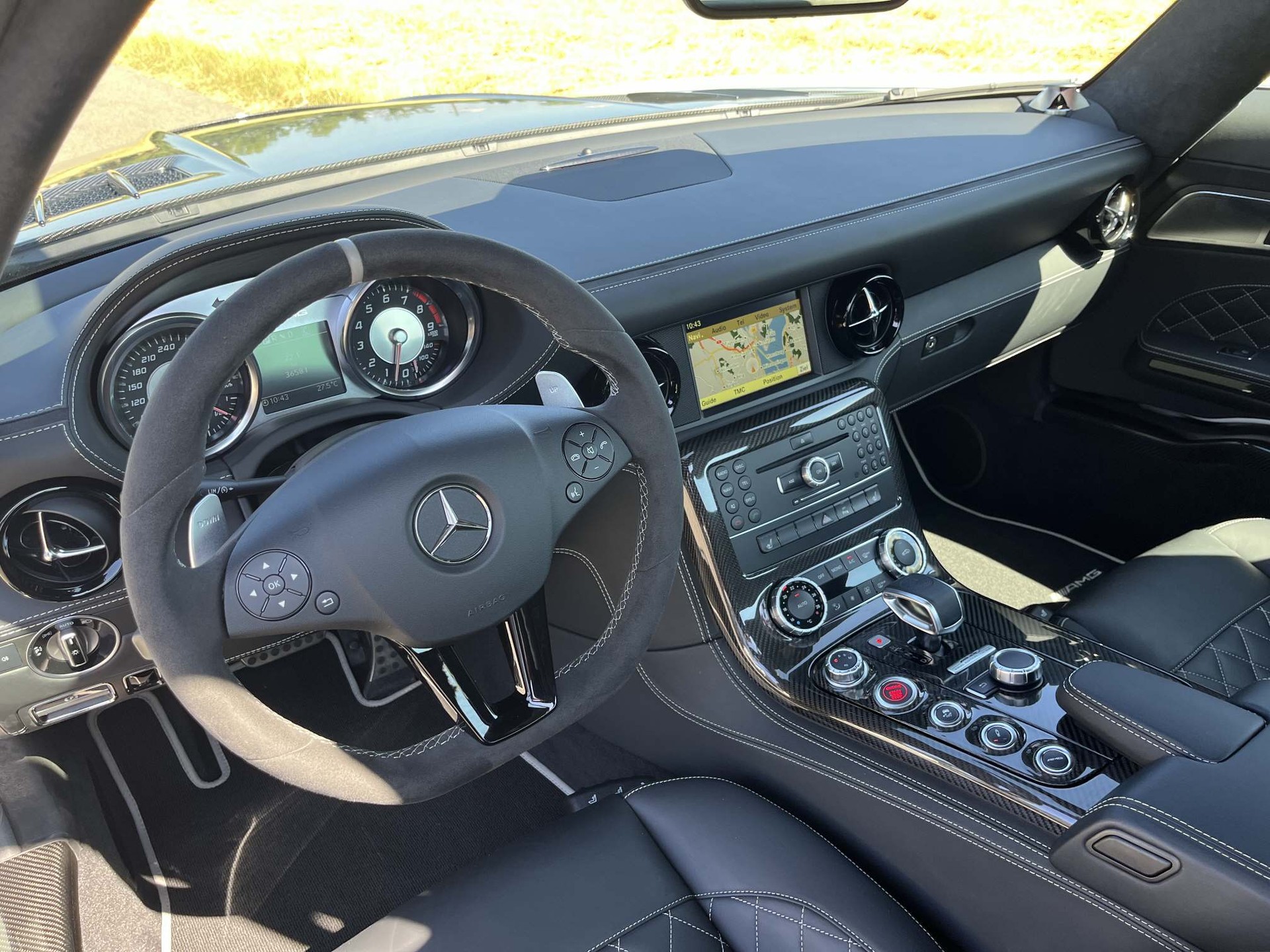 MERCEDES-BENZ SLS AMG GT Final Edition Coupé-image-8