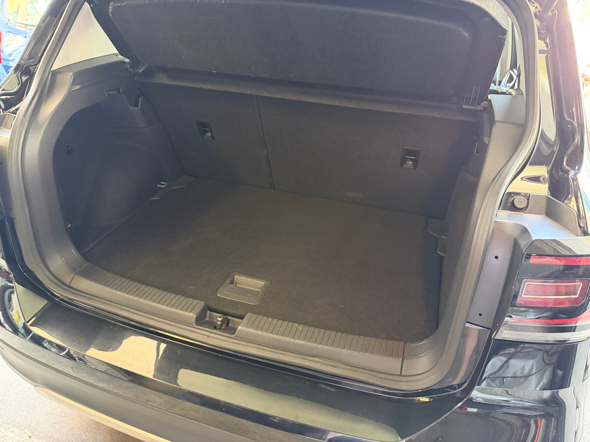 VW T-Cross 1.0 TSI Life Selection-image-6