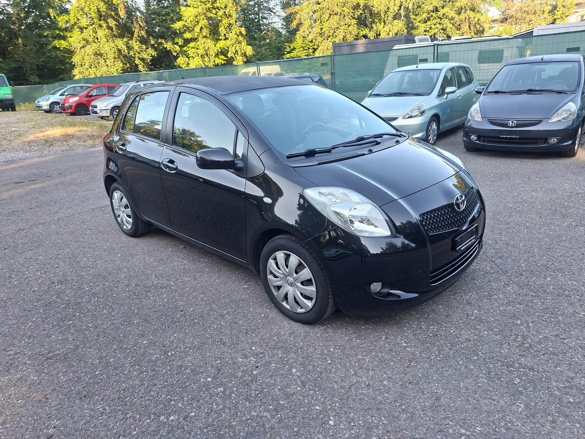 TOYOTA Yaris 1.3 Linea Sol-image-1