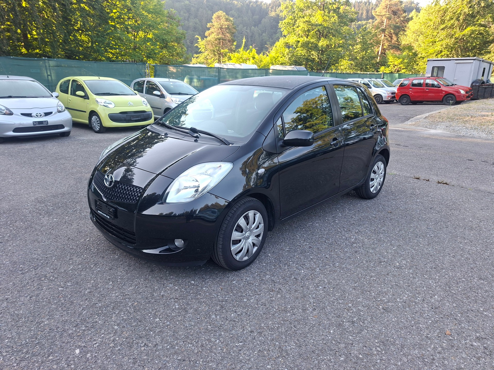 TOYOTA Yaris 1.3 Linea Sol-image-0