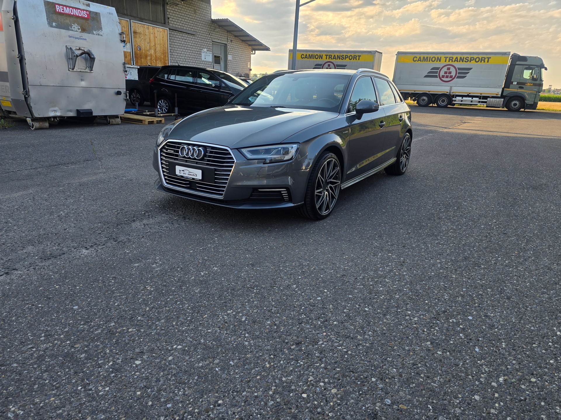 AUDI A3 Sportback 1.4 e-tron Sport S-tronic-image-2
