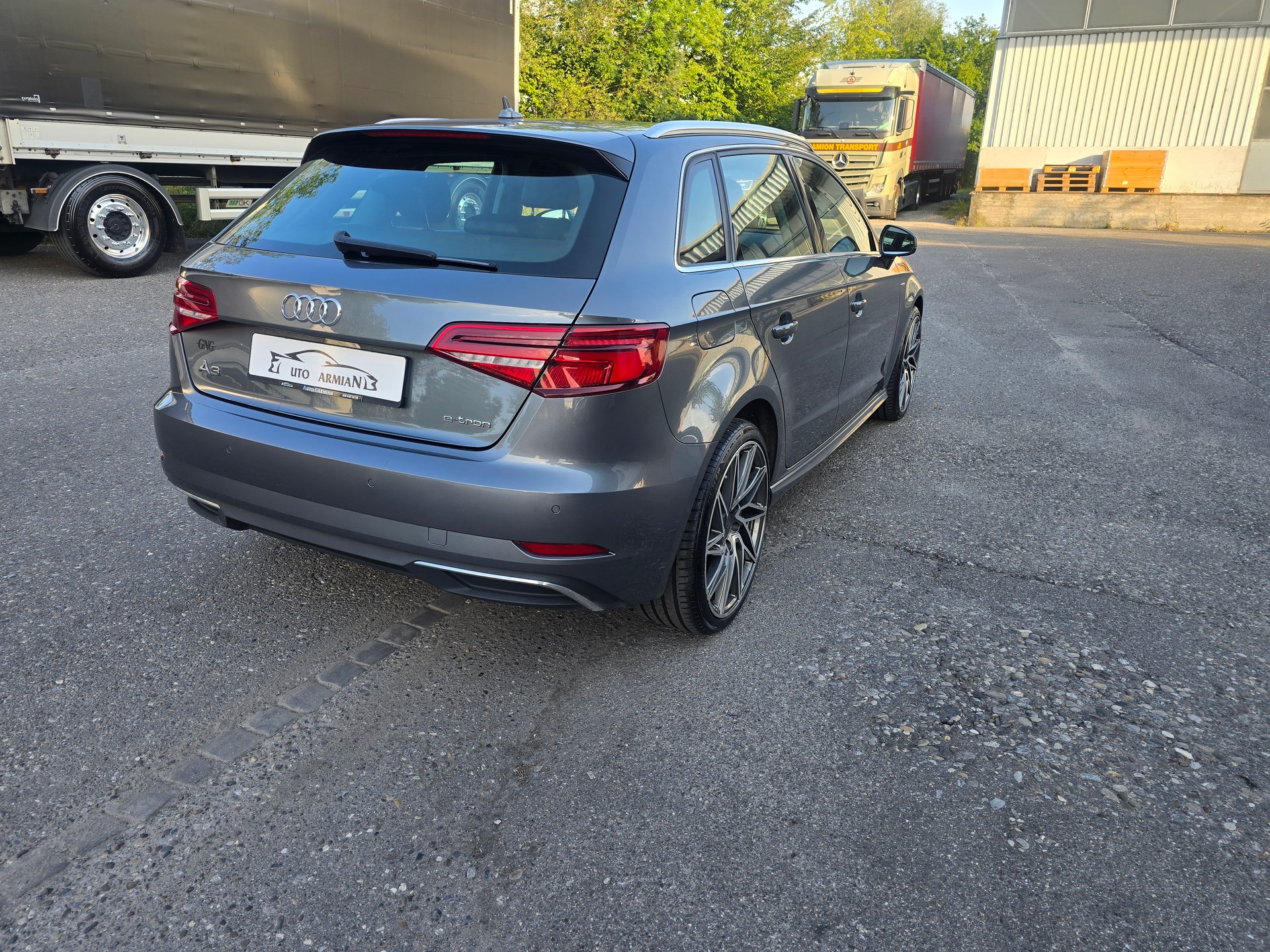 AUDI A3 Sportback 1.4 e-tron Sport S-tronic-image-4
