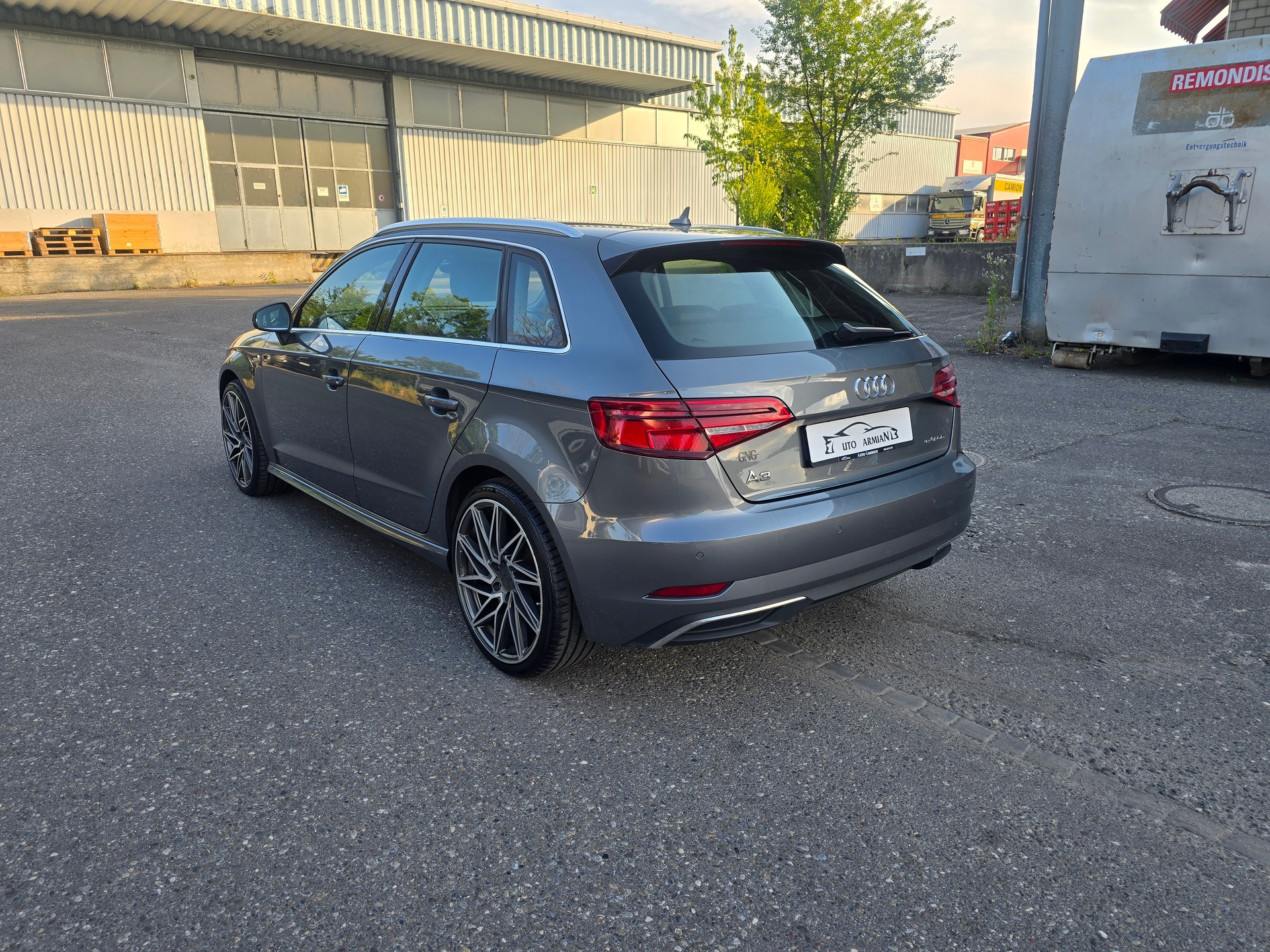 AUDI A3 Sportback 1.4 e-tron Sport S-tronic-image-5