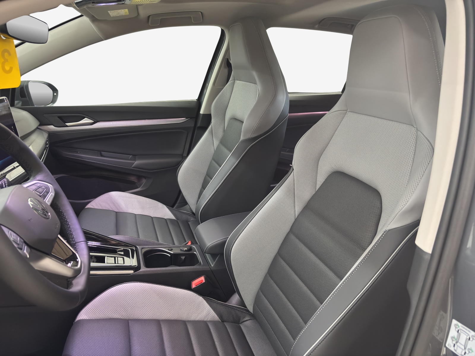 VW Golf 1.5 TSI PHEV Style-image-7