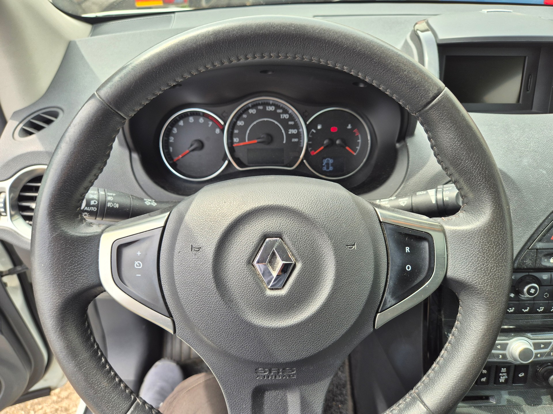 RENAULT Koleos 2.5 Expression 4x4-image-14