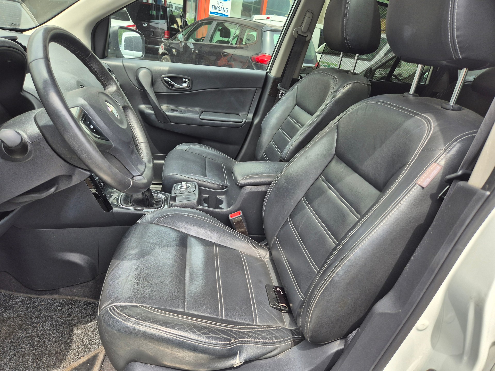RENAULT Koleos 2.5 Expression 4x4-image-12