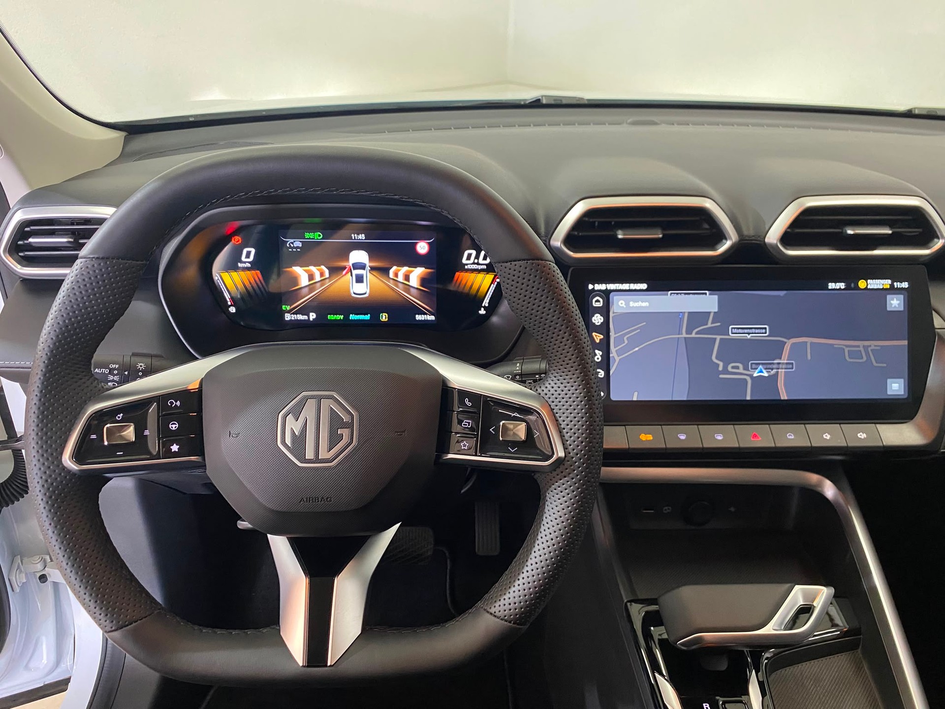 MG ZS 1.5 HEV Luxury-image-7