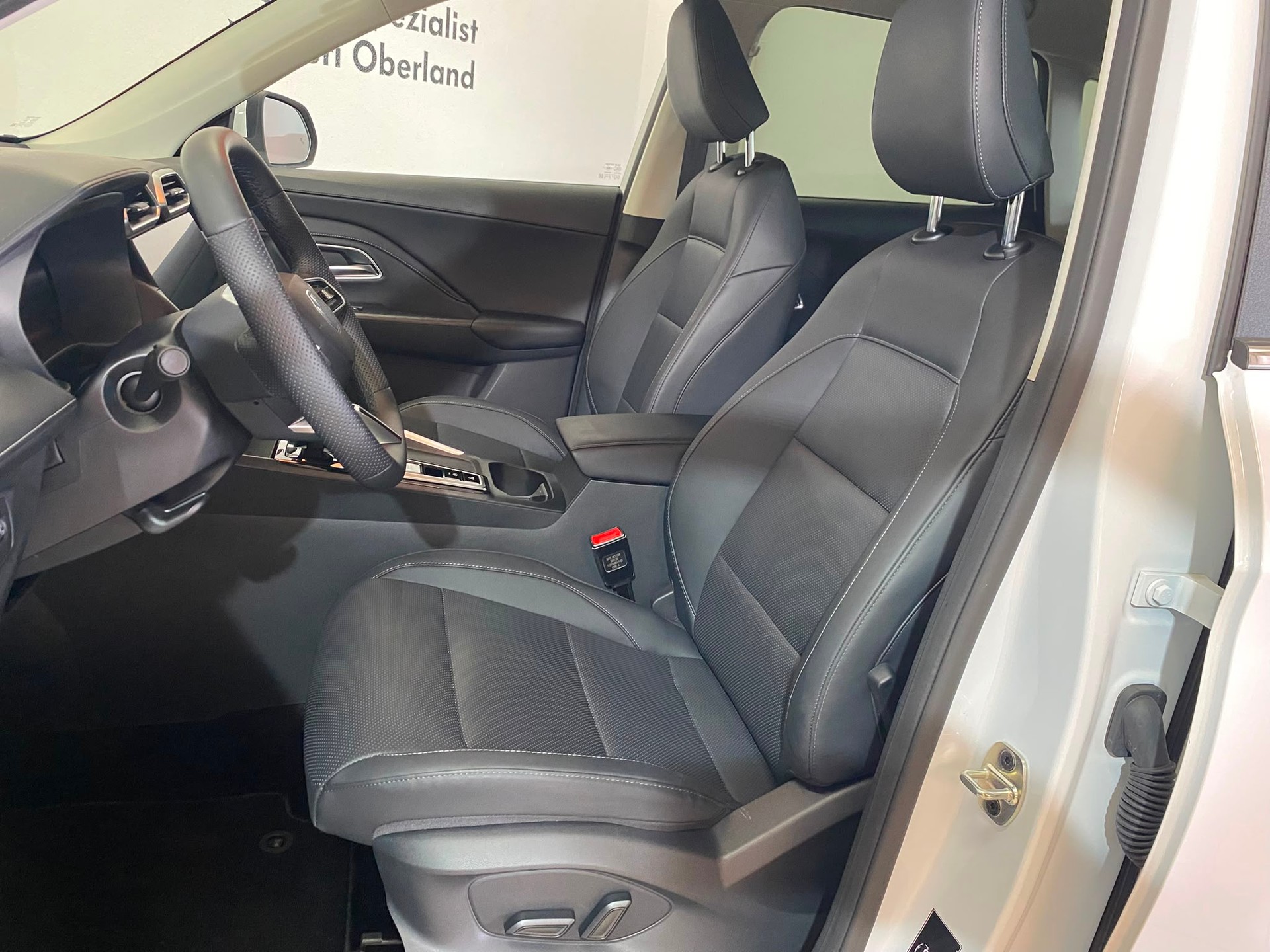 MG ZS 1.5 HEV Luxury-image-5