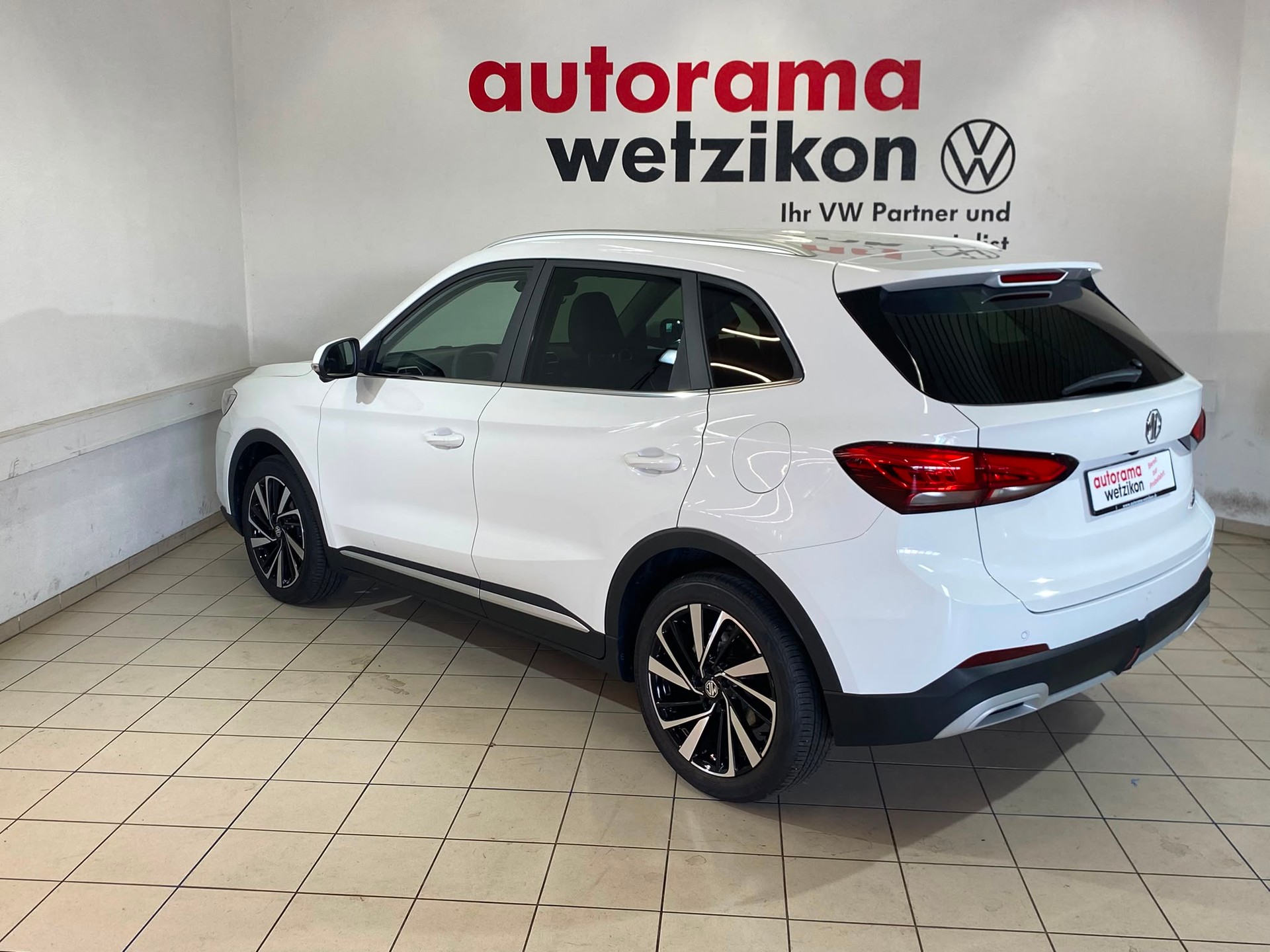 MG ZS 1.5 HEV Luxury-image-2