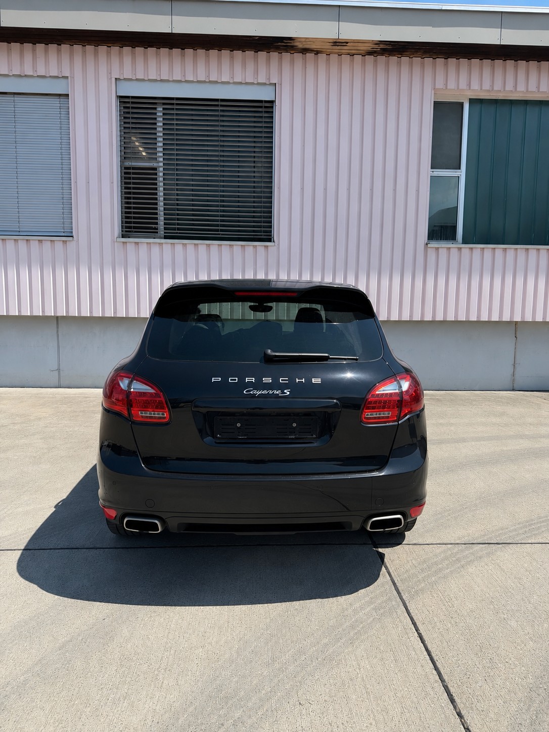 PORSCHE 3.0 V6 S Hybrid-image-2