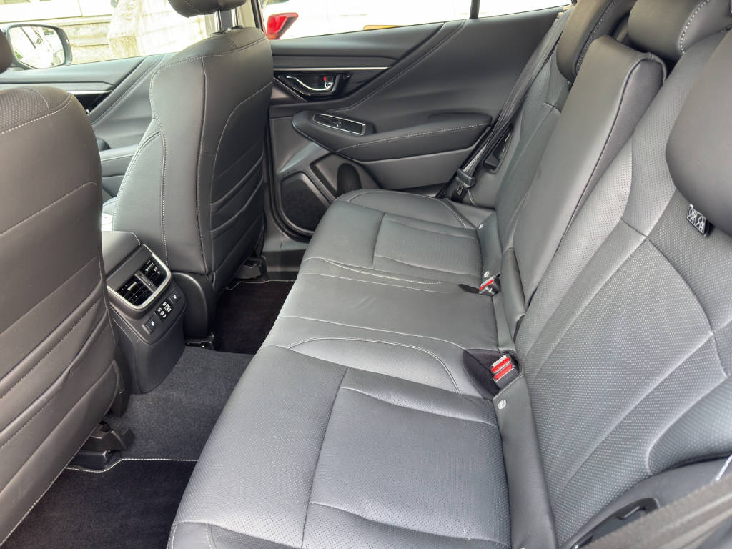 SUBARU Outback 2.5i 30th Anniversary Edition-image-15