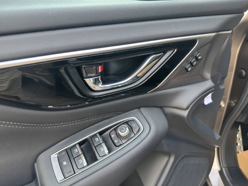 SUBARU Outback 2.5i 30th Anniversary Edition-image-4