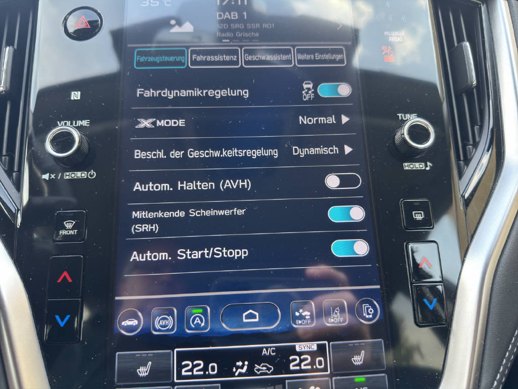 SUBARU Outback 2.5i 30th Anniversary Edition-image-12