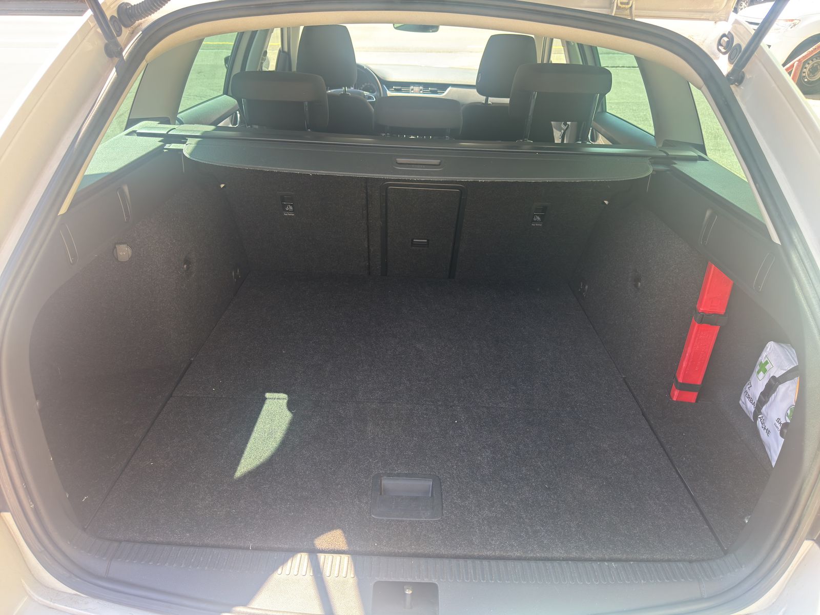 SKODA Octavia Combi 1.5 TSI Style DSG-image-10