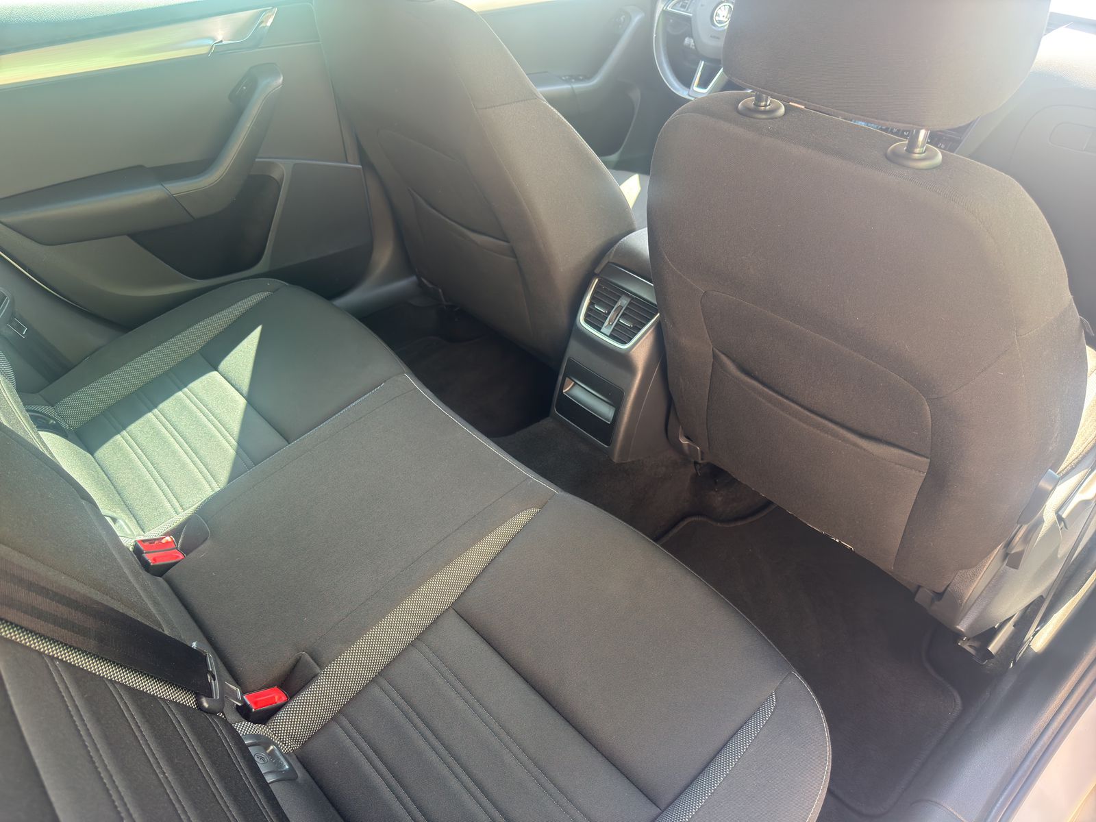 SKODA Octavia Combi 1.5 TSI Style DSG-image-9