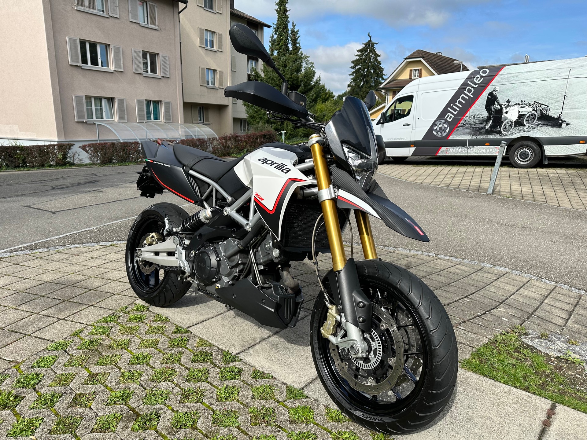 APRILIA Dorsoduro SMV 750-image-1