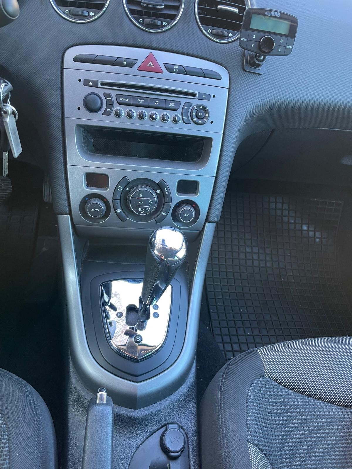PEUGEOT 308 SW 1.6 HDI Business EGS6-image-7