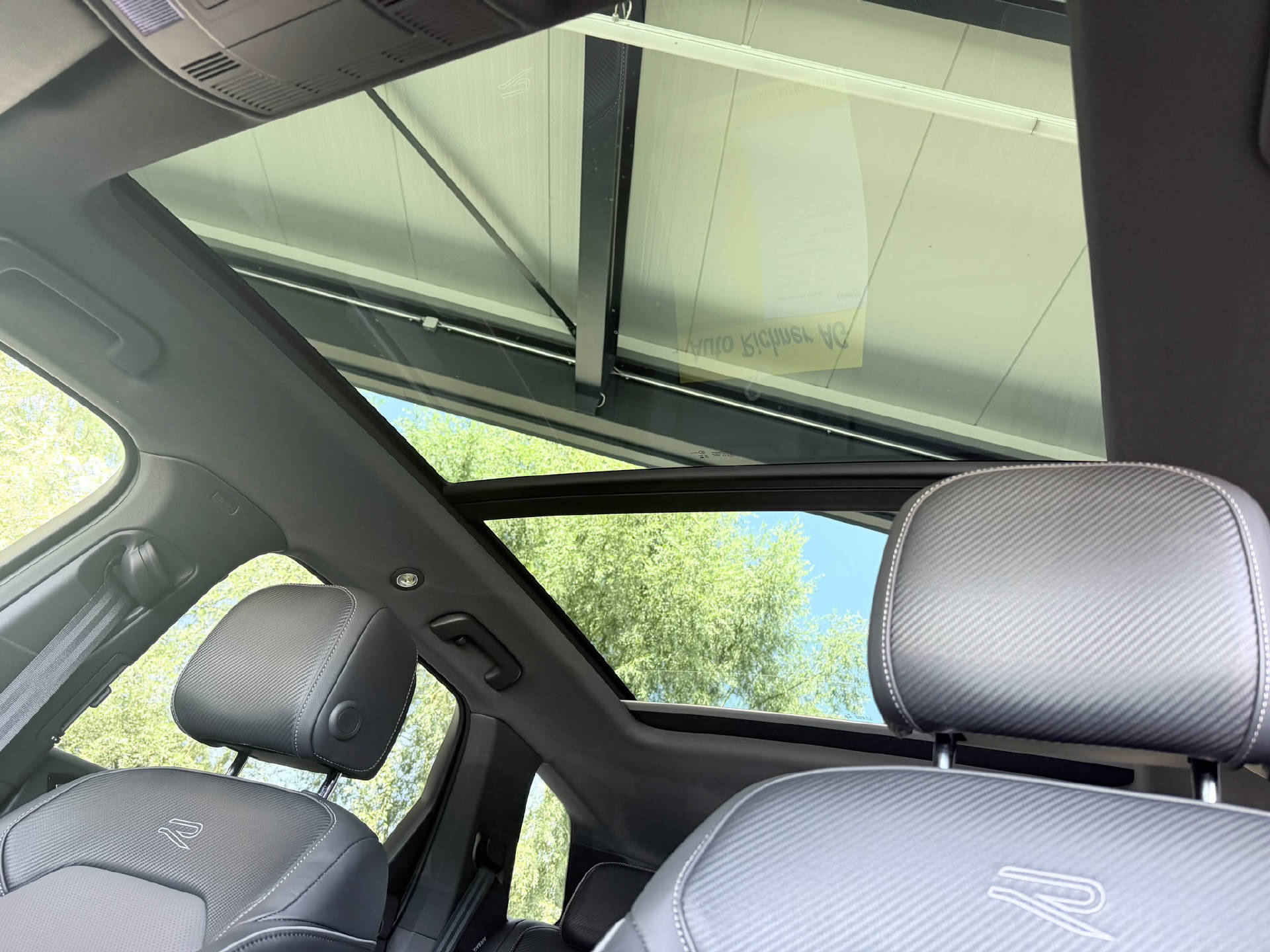 VW Touareg 3.0 V6 TDI 286 R-Line-image-8