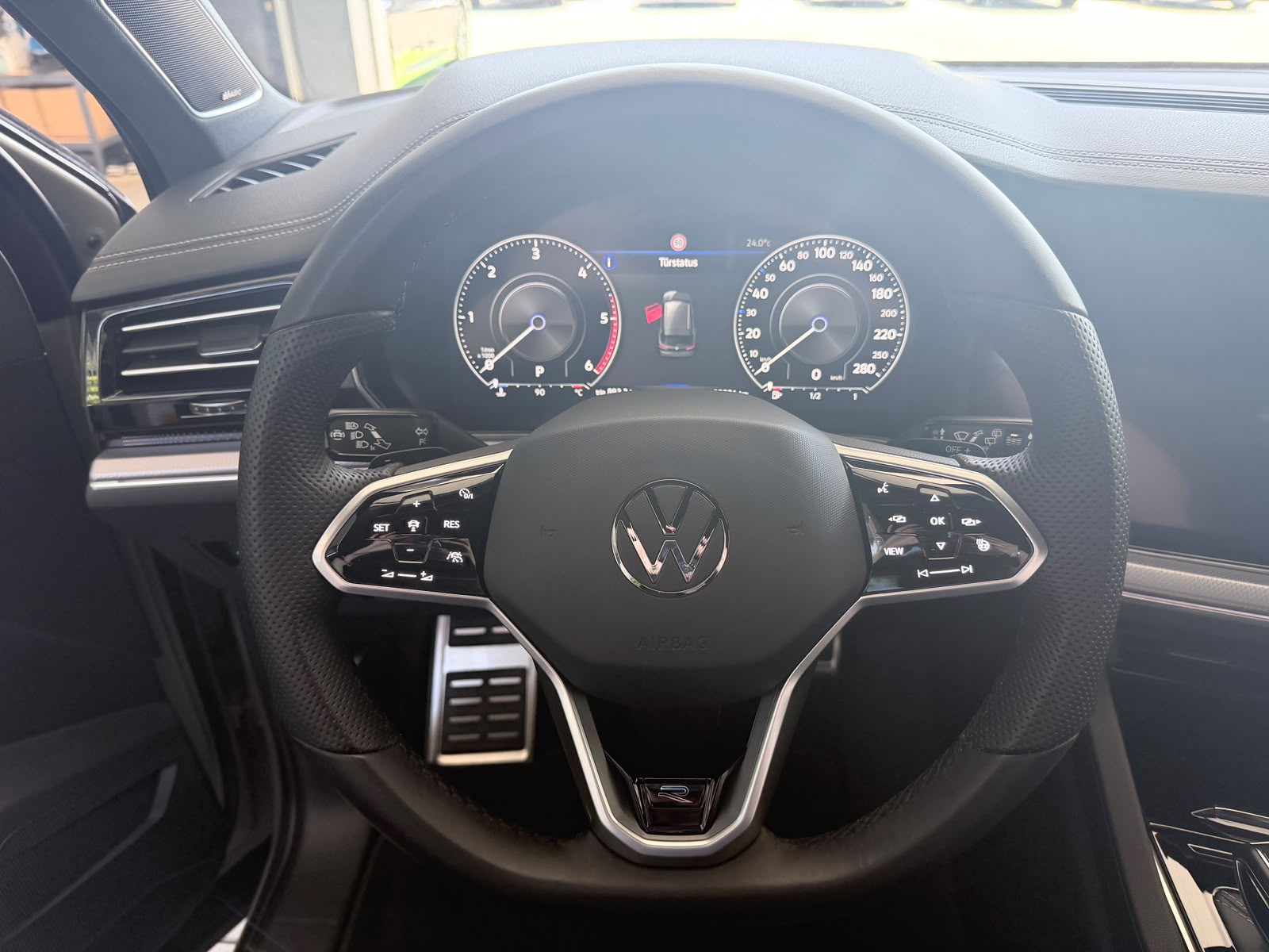 VW Touareg 3.0 V6 TDI 286 R-Line-image-7