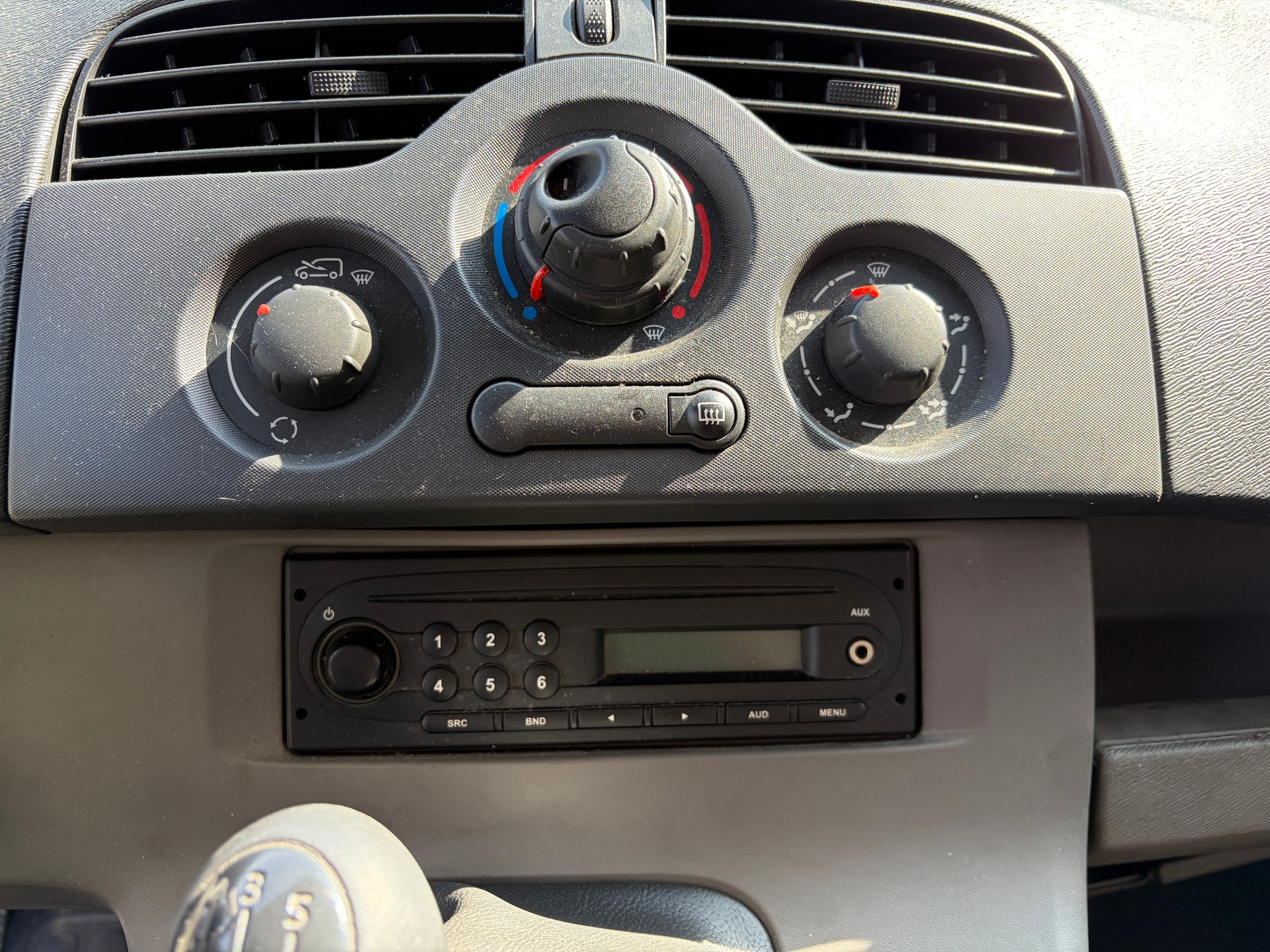 RENAULT Kangoo 1.6 90-image-10