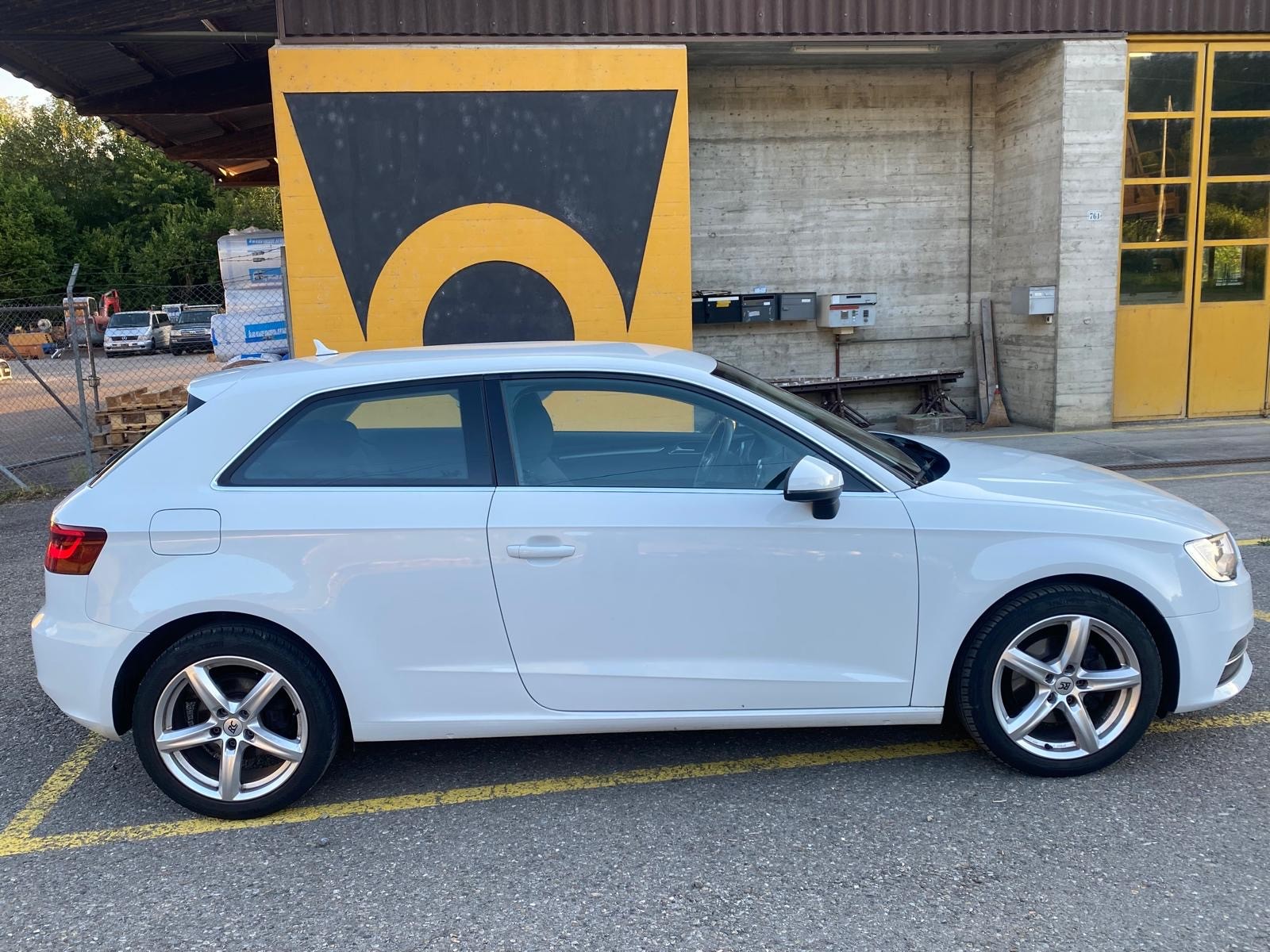 AUDI A3 2.0 TDI Attraction-image-3