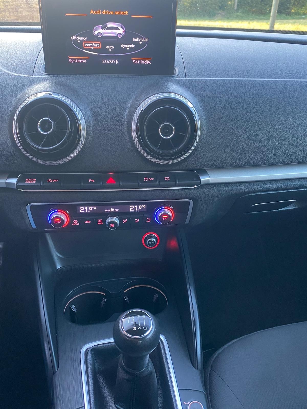 AUDI A3 2.0 TDI Attraction-image-8