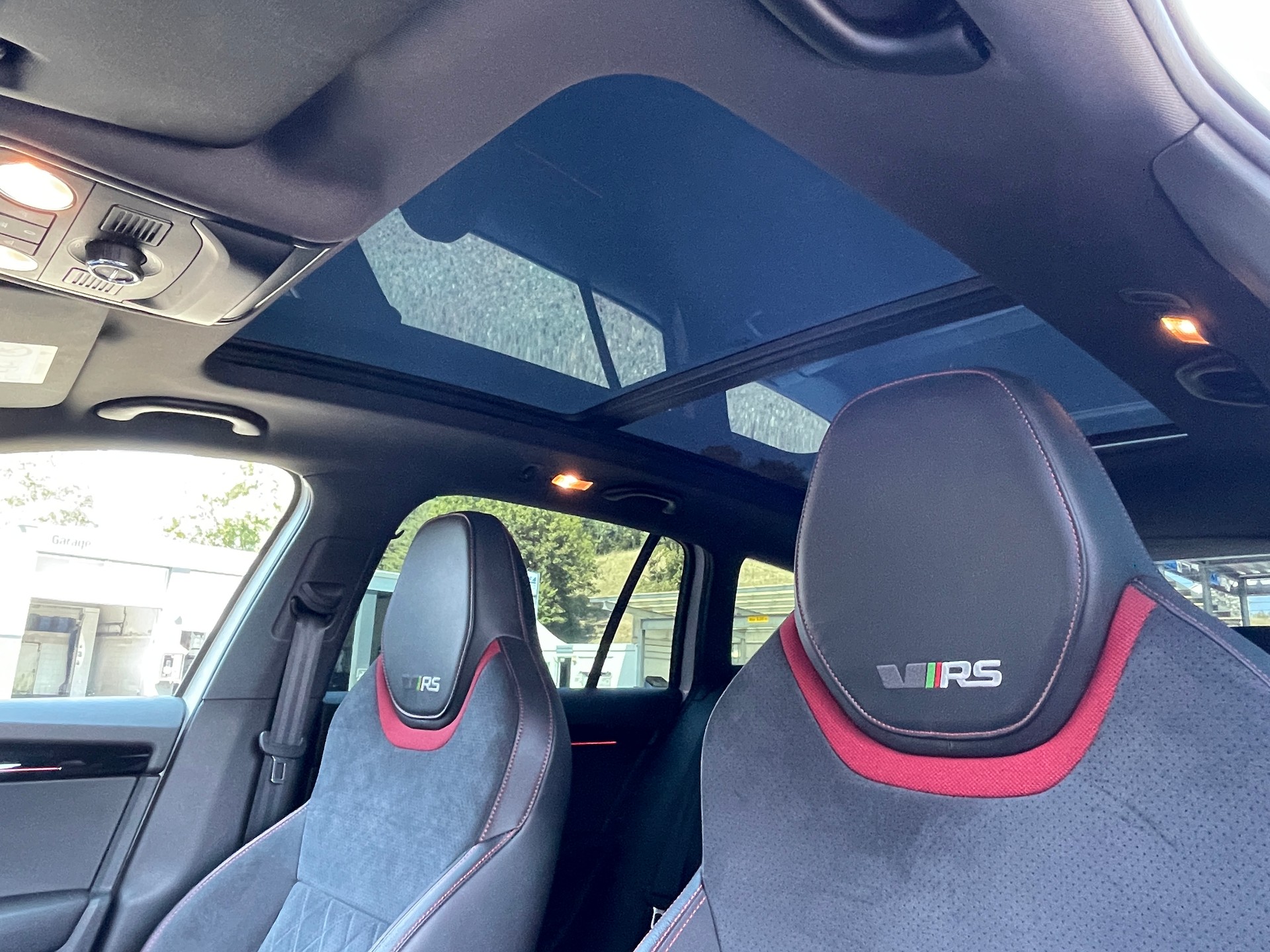 SKODA Octavia Combi 2.0 TSI RS 245 DSG-image-8