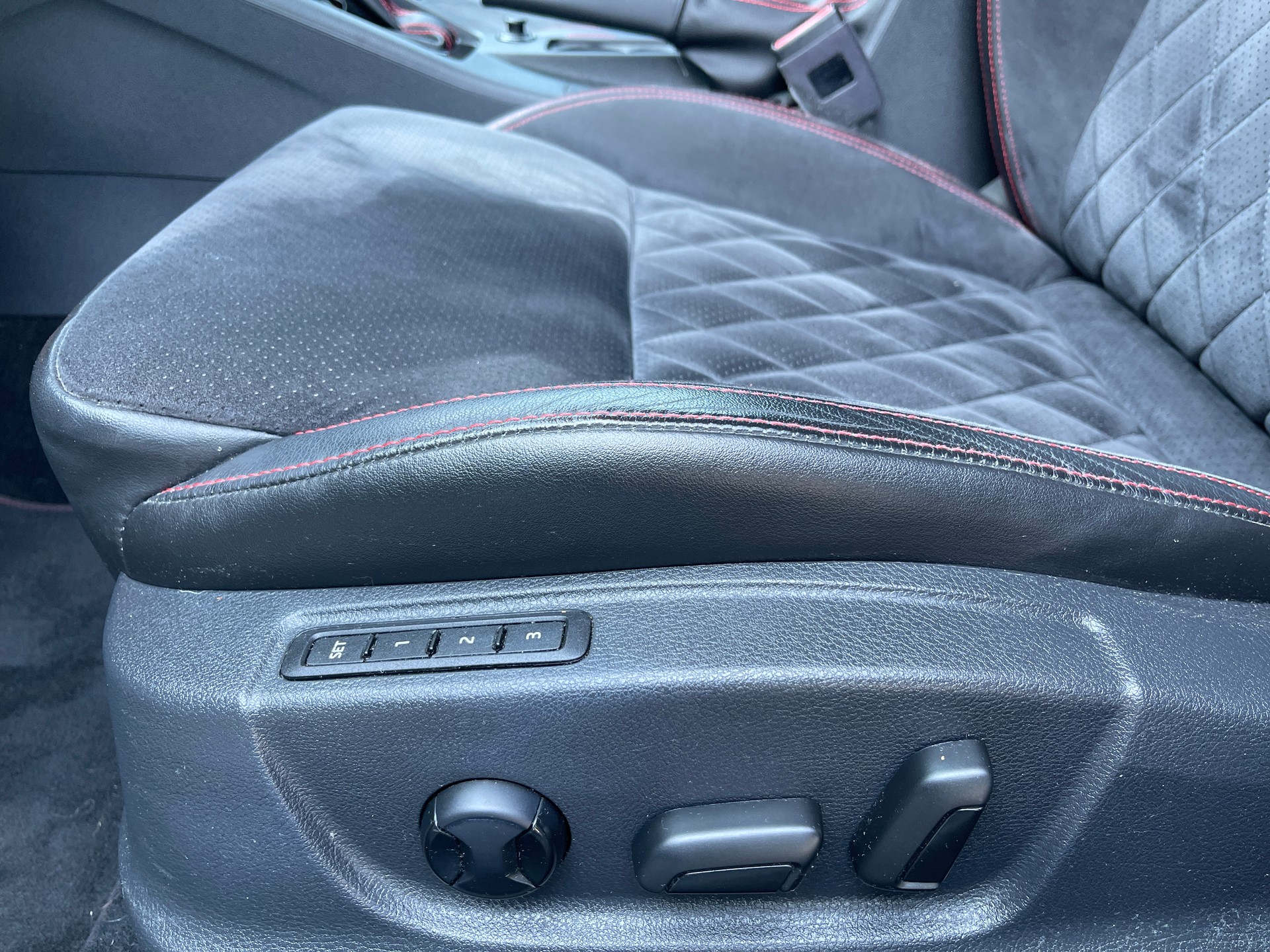 SKODA Octavia Combi 2.0 TSI RS 245 DSG-image-10