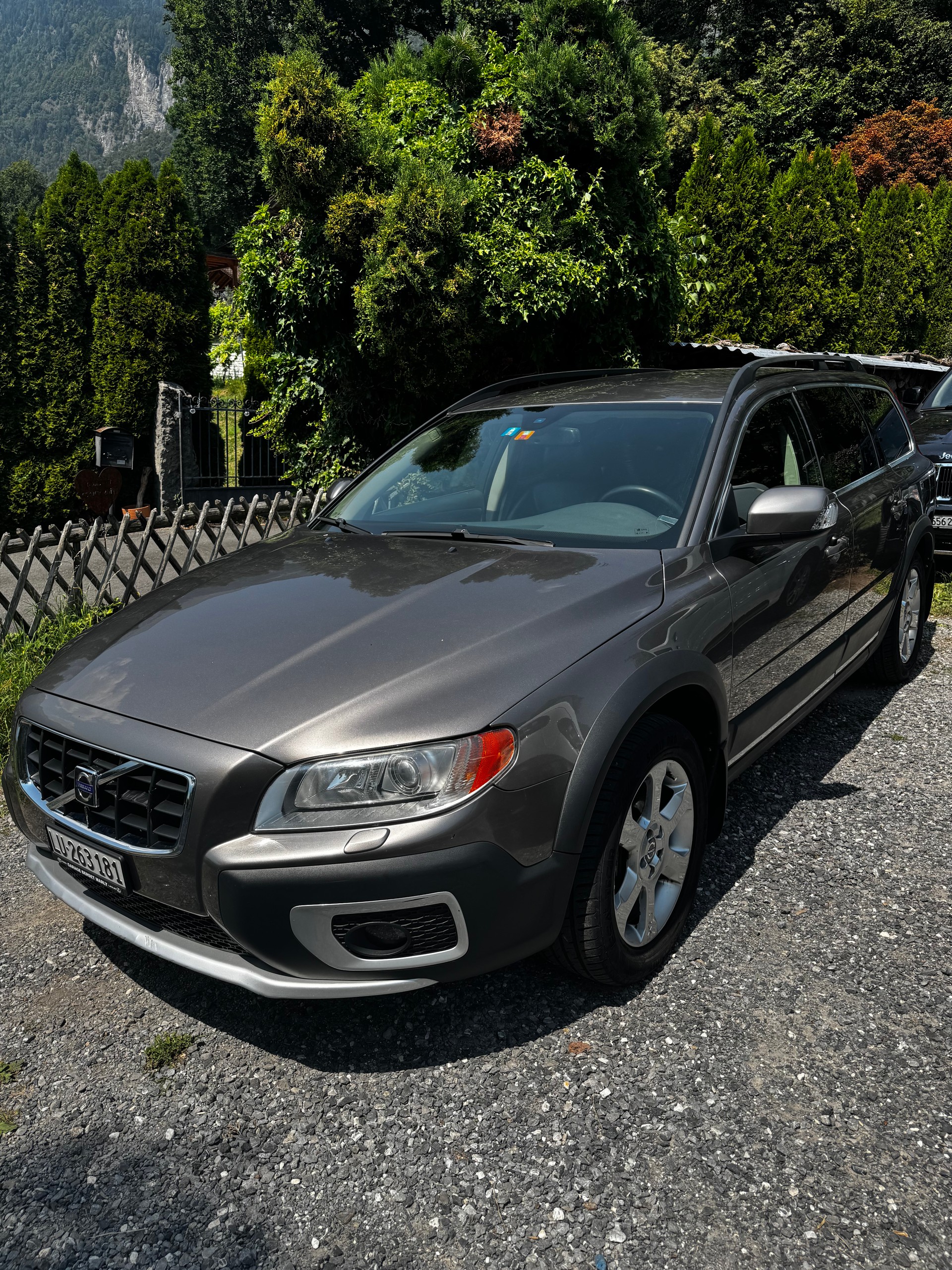 VOLVO 2.4 D5 Summum AWD-image-0