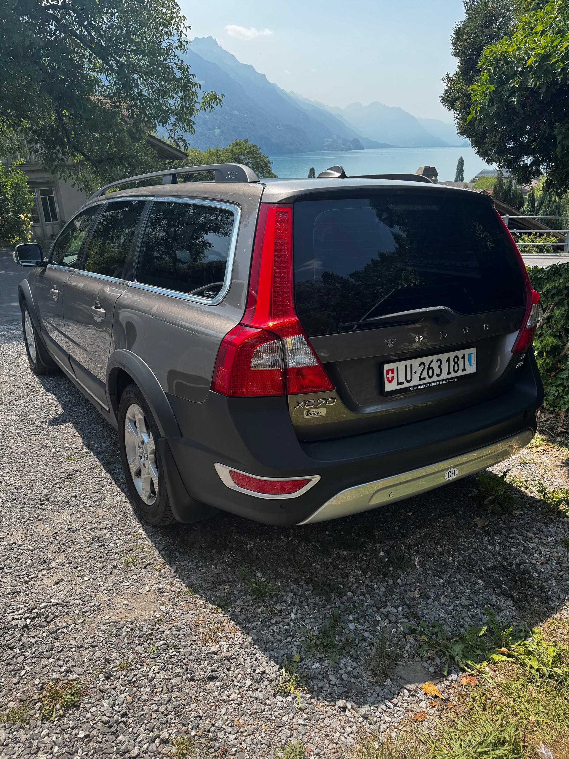 VOLVO 2.4 D5 Summum AWD-image-1