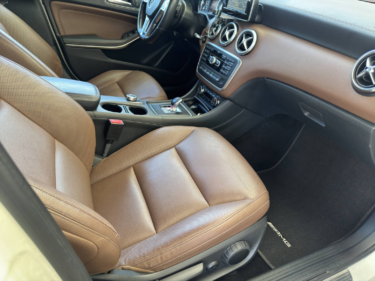 MERCEDES-BENZ A-Klasse W176 A 45 AMG 4matic 4x4 360PS-image-6