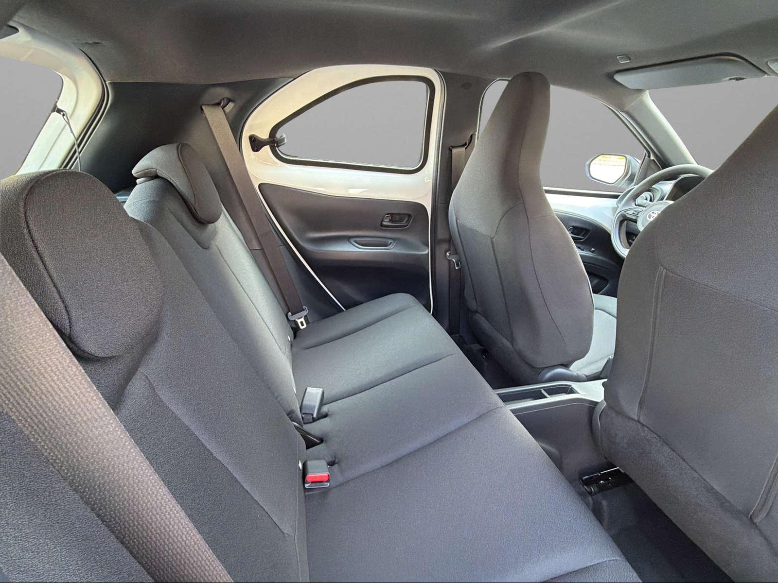 TOYOTA Aygo X 1.5 VVT-i HSD Comfort-image-8
