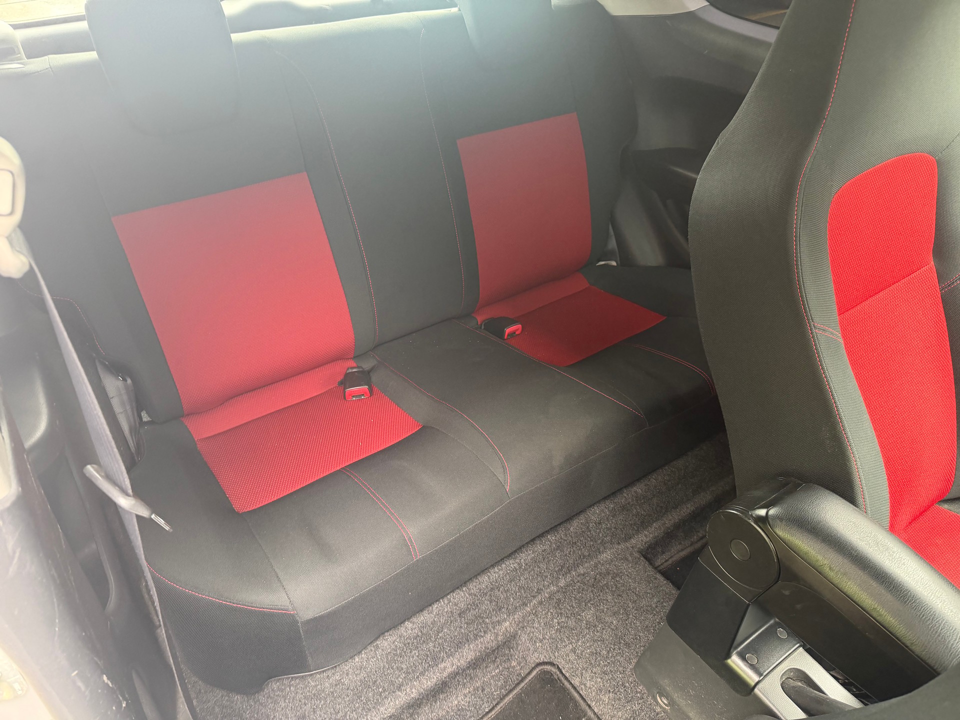 SUZUKI Swift 1.6i 16V Sport-image-10