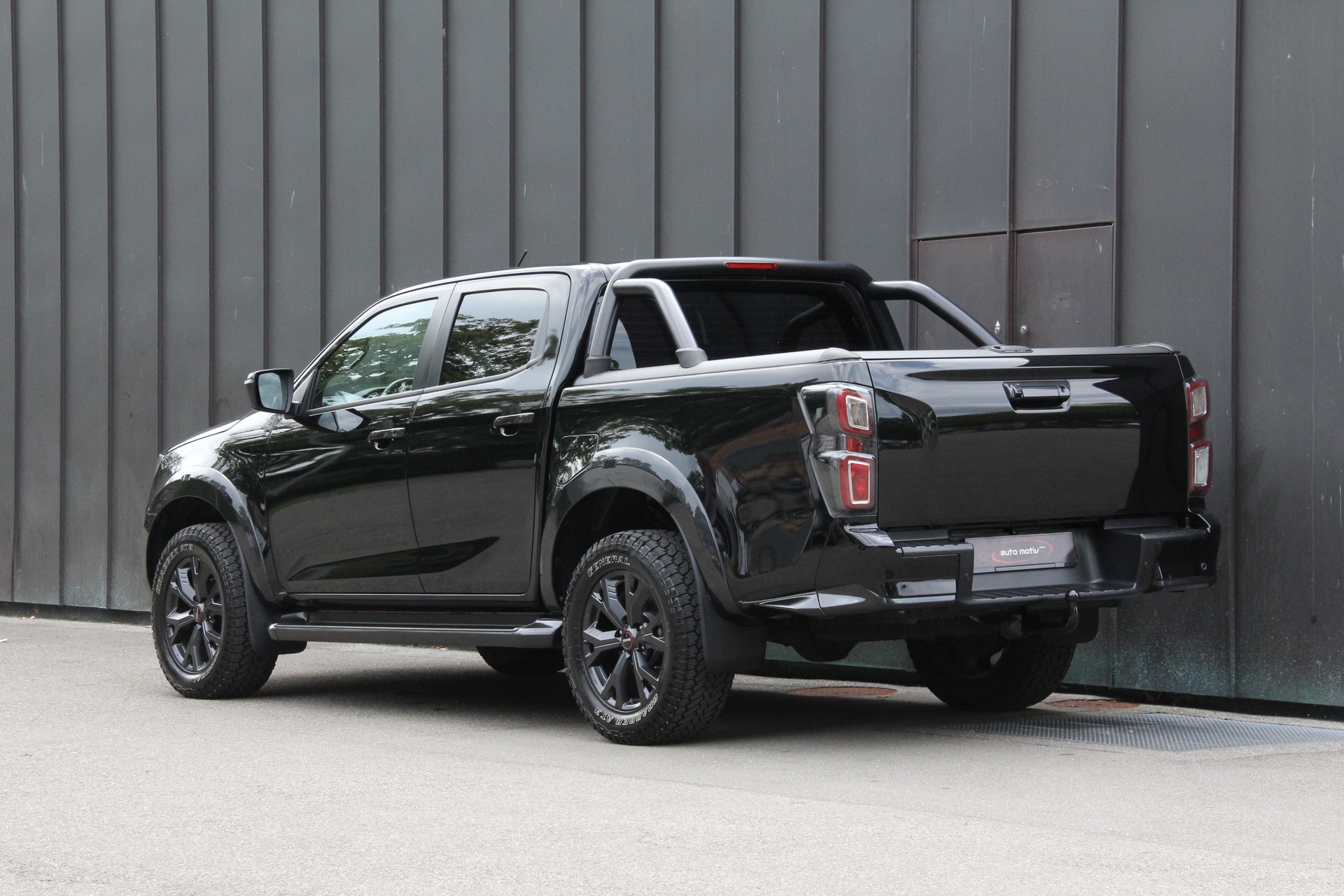 ISUZU D-MAX 1.9 CrewCab N60FF 4x4 AT **V-CROSS-EDITION** **3500kg-ANHÄNGERKUPPLUNG** *ÜBERROLLBÜGEL* *LEDER* 5-JAHRE-GARANTIE-image-6